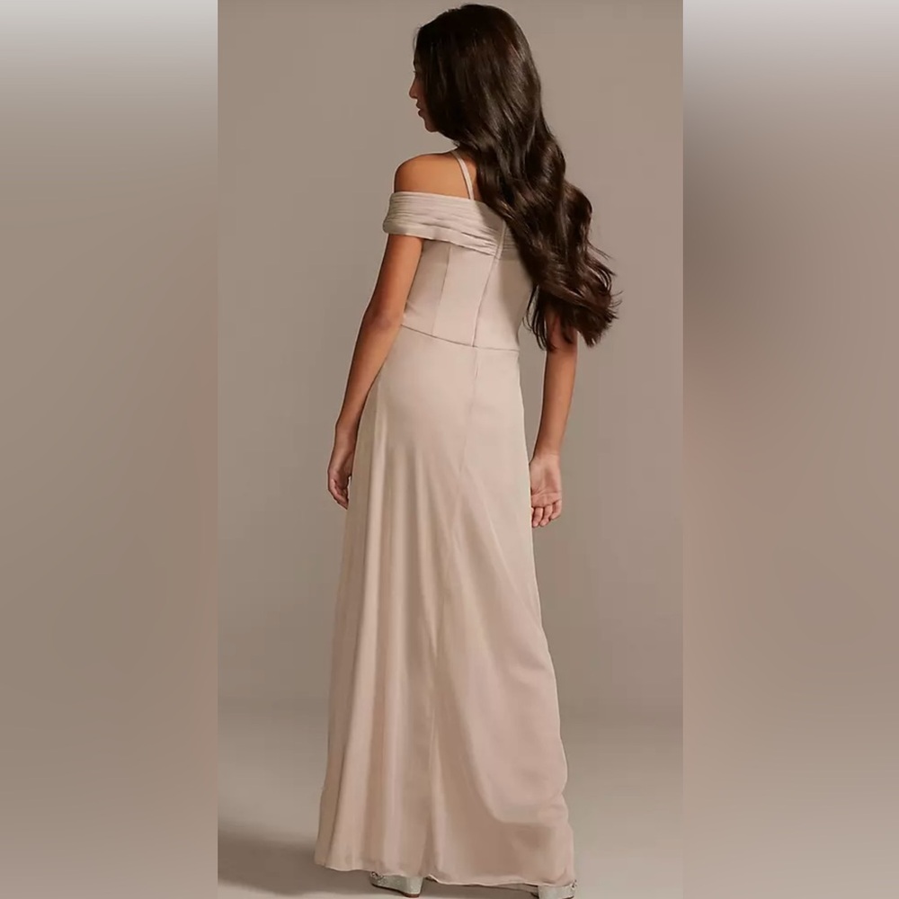 David’s Bridal Junior Bridesmaid Criss-Cross Off-Shoulder Dress in Wine, Size 10 - Picture 2 of 6